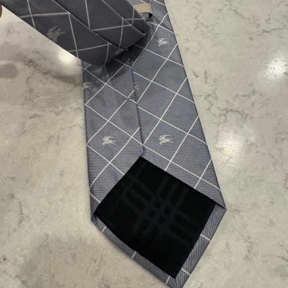 Burberry light blue Elegant men’s neck Tie - Picture 9 of 10